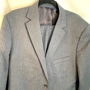 Brooks Brother’s Mens 46R Charcoal Pinstripe 2pc Wool Suit Pre-owned (40R pants)